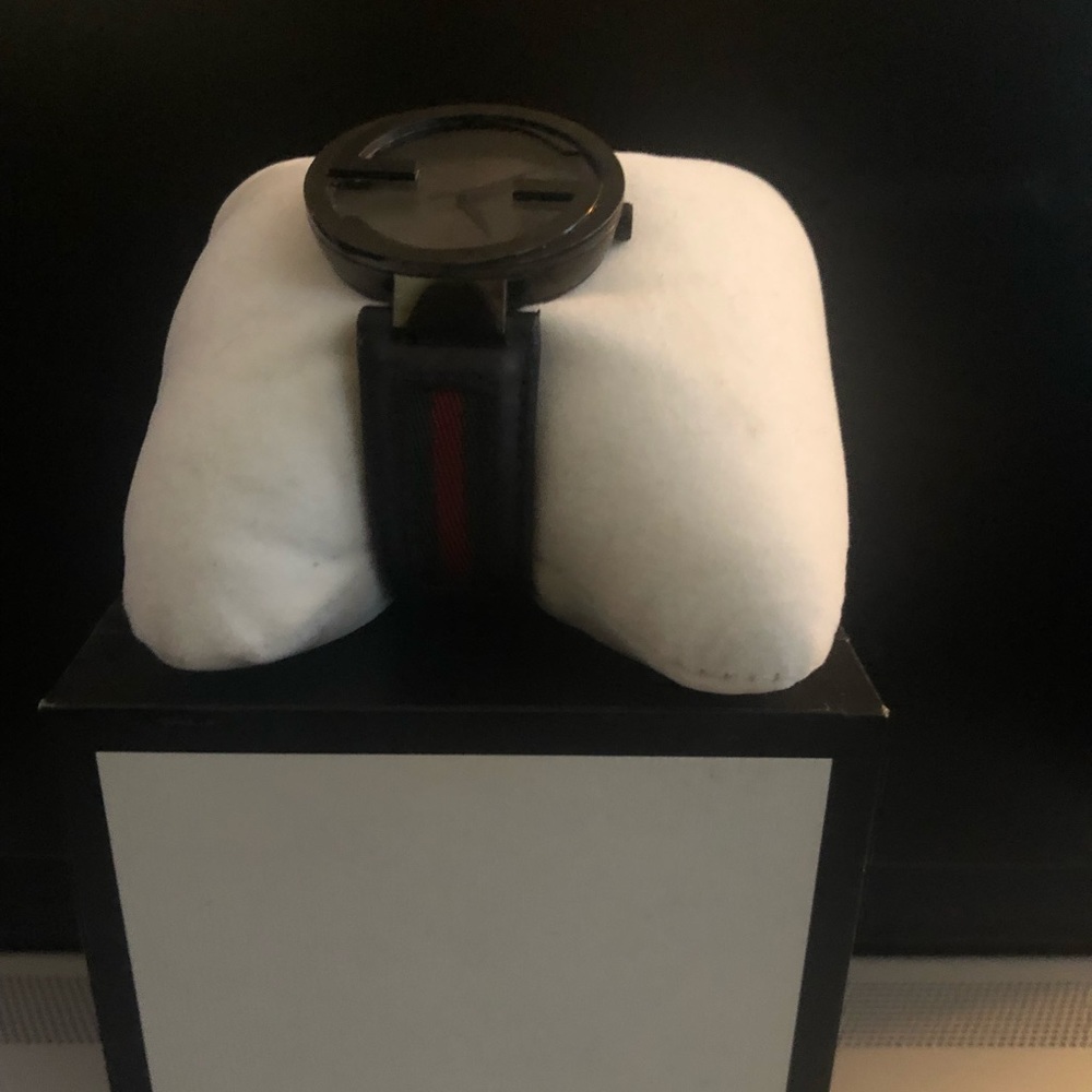 AUTHENTIC GUCCI INTERCONNECTING G’S WATCH.